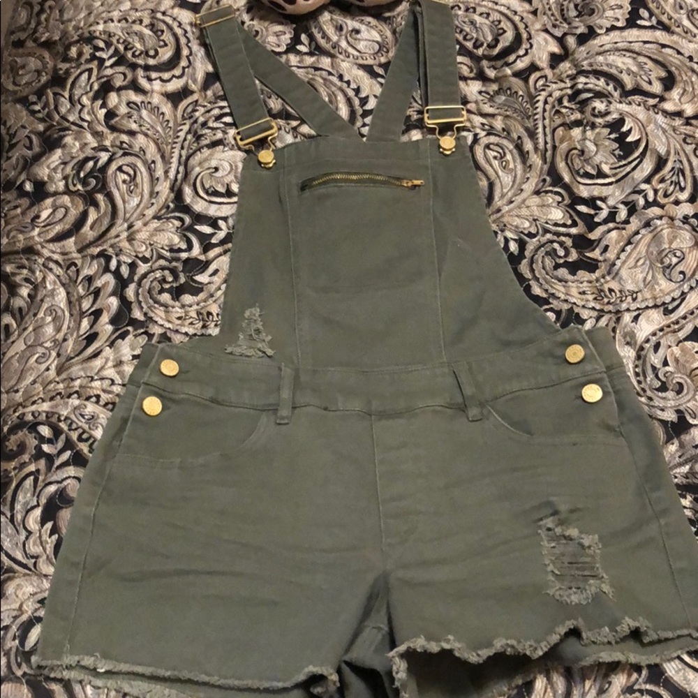 Distressed Overalls shorts
